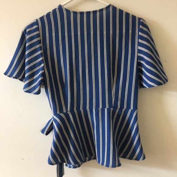 Asymmetrical blue top - Picture 2 of 2